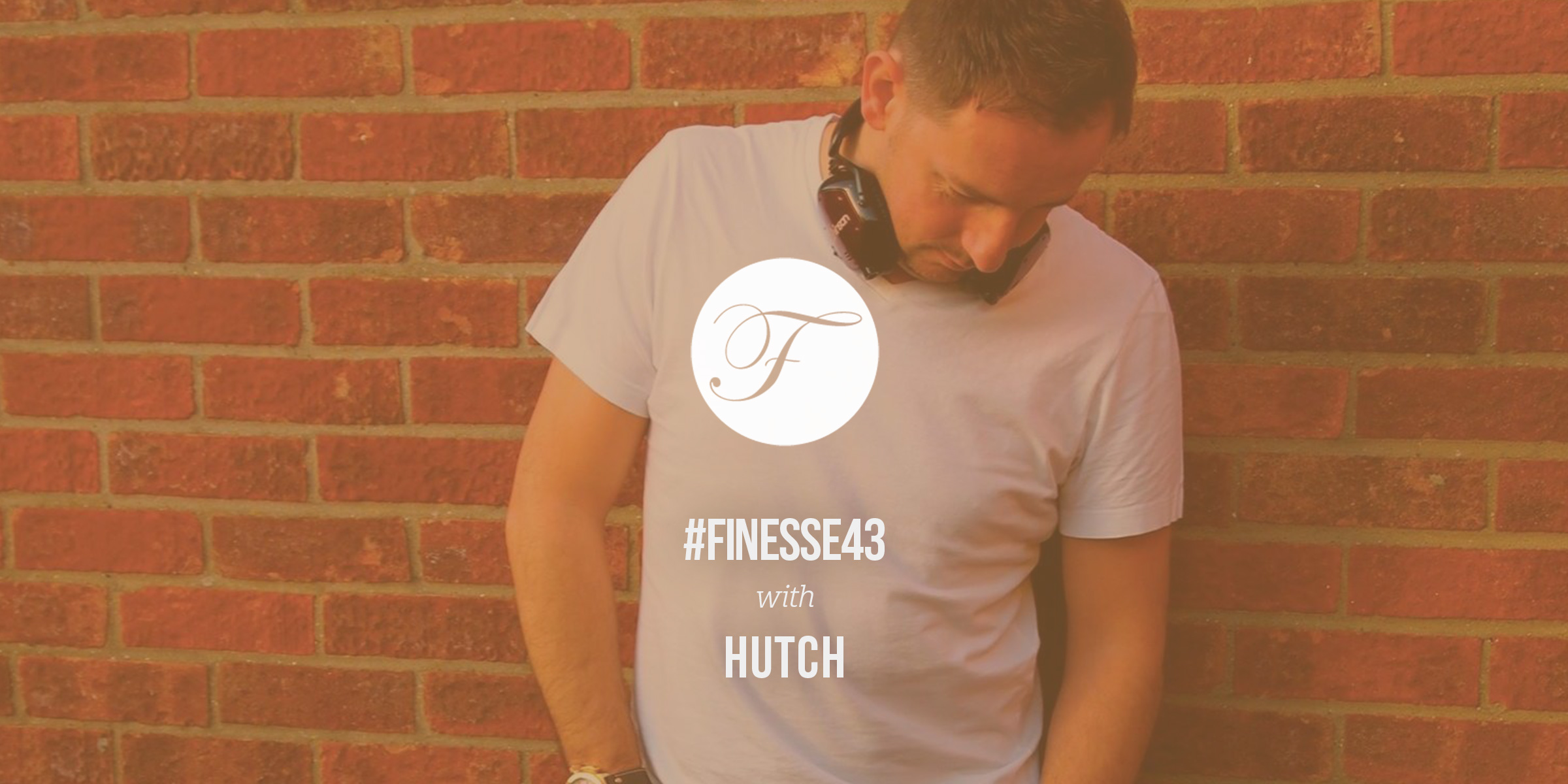 House Finesse 43 with Hutch